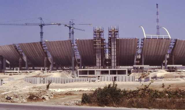 Bari, 35 anni fa: la storia e le foto inedite della costruzione dello stadio San Nicola